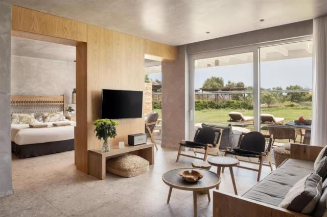 Beach Front Bungalow Suite