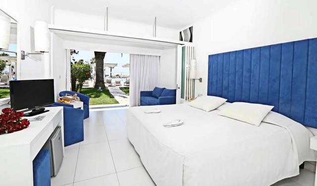 Family Room Side Sea View