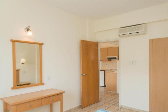 One Bedroom Apartment Inland View