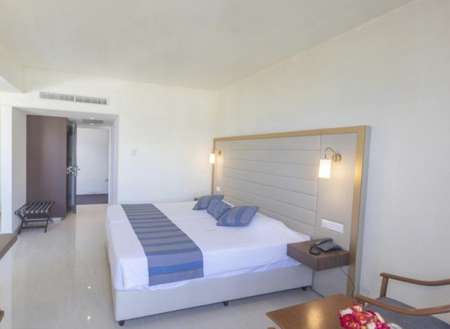 Twin Room Inland View