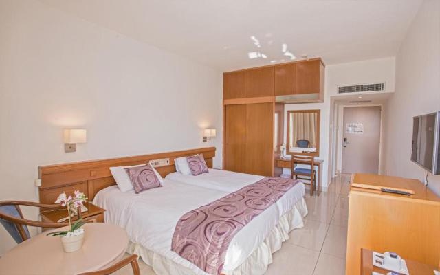 Twin Room Side Sea View