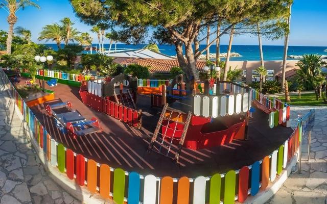 Amathus Beach