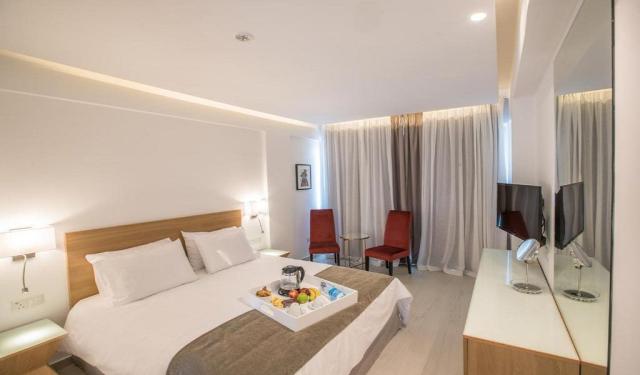 Superior Room Land View