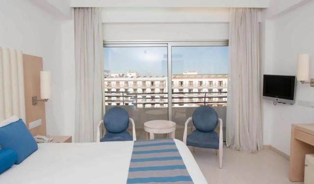 Twin Room Inland View