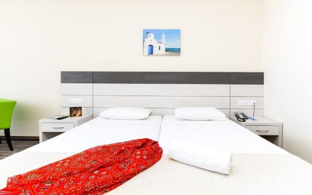 Twin Room Inland View