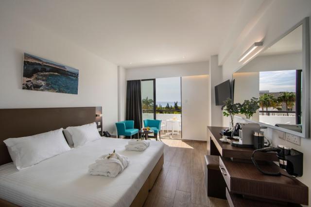 Deluxe Twin Room Inland View