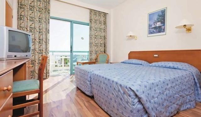 Twin Room Side Sea View
