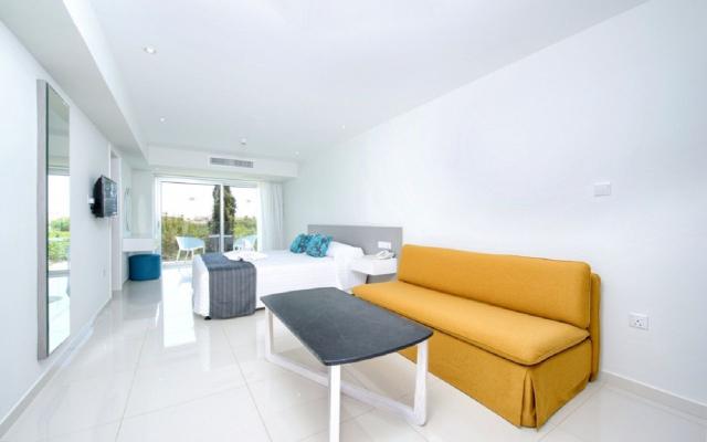 Superior Family Room Inland View