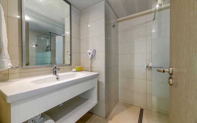 Twin Room Inland View