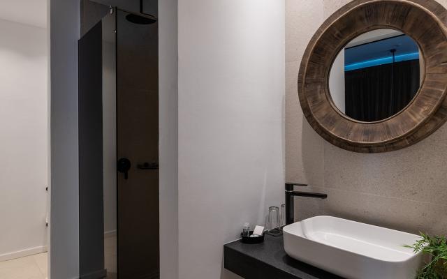 Standard Suite