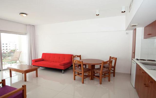 One Bedroom Apartment Inland View