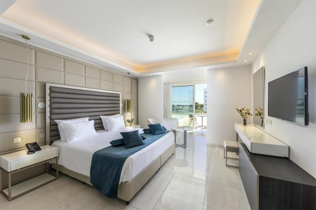 Family Room Side Sea View