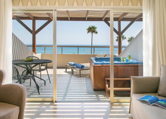 Deluxe Terrace Suite Sea View with Outdoor Whirpool