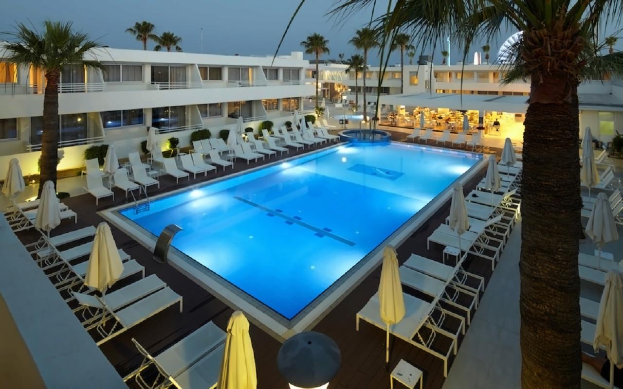 MelpoAntia Luxury Apartments and Suite