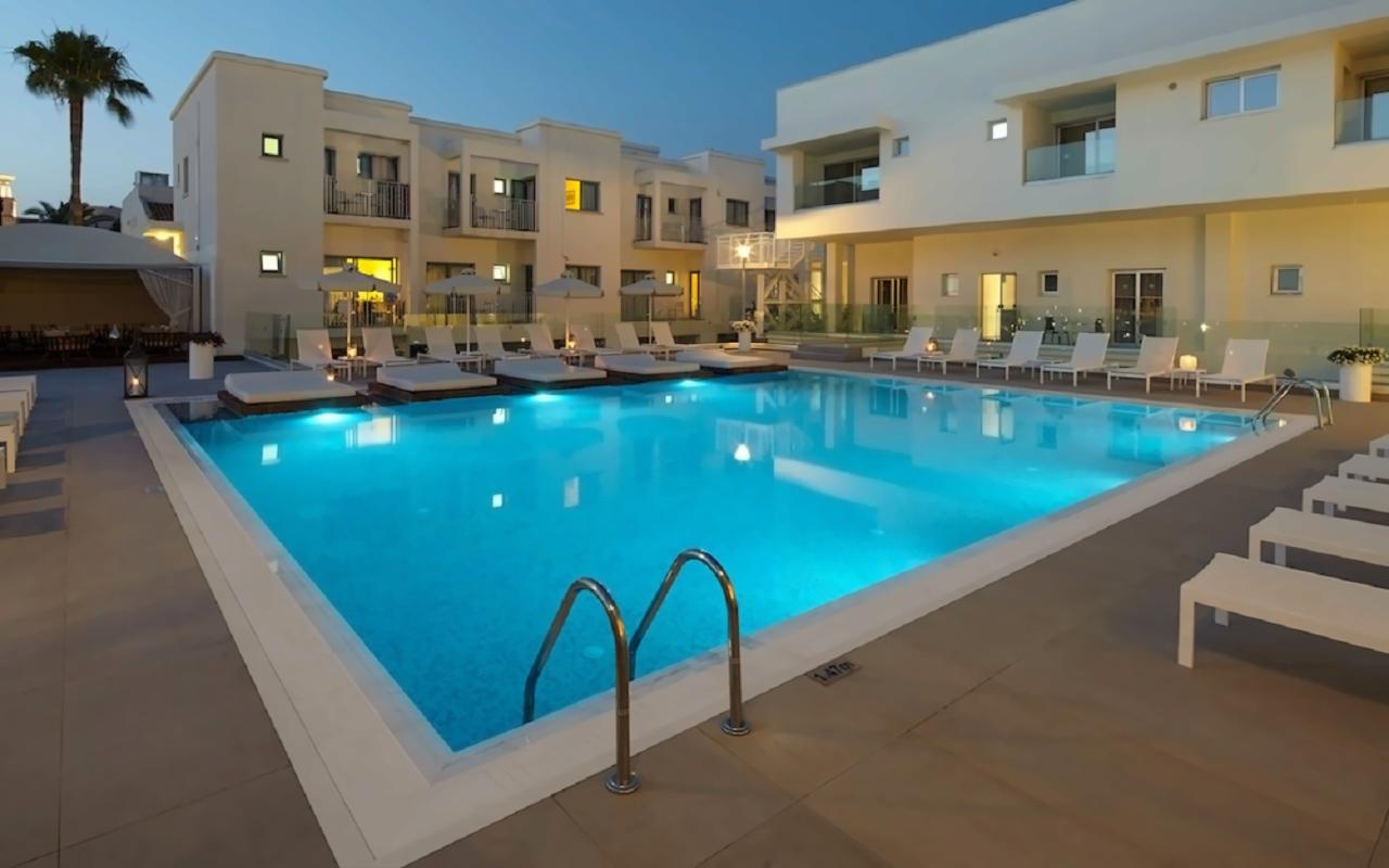 MelpoAntia Luxury Apartments and Suite