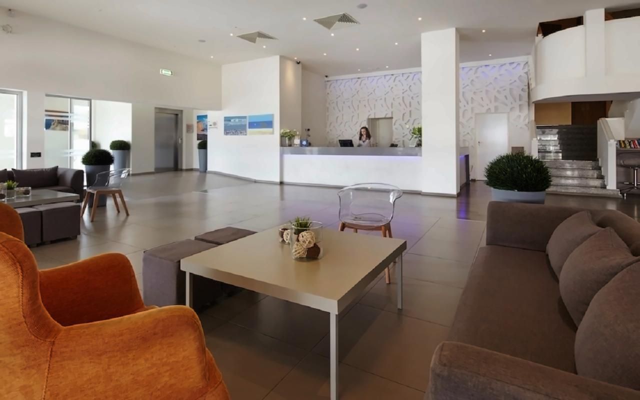 MelpoAntia Luxury Apartments and Suite