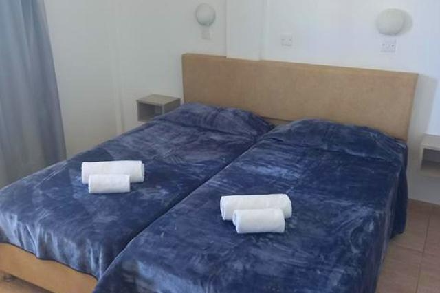 One Bedroom Apartment Inland View