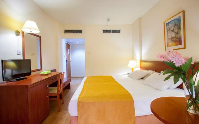 Twin Room Side Sea View