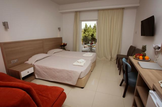 Deluxe Family Room Inland View
