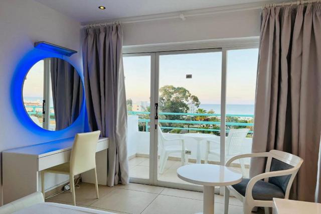 Twin Room Sea View