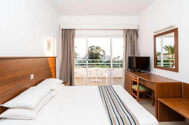 Twin Room Side Sea View