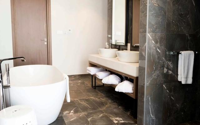 Executive Panoramic Suite