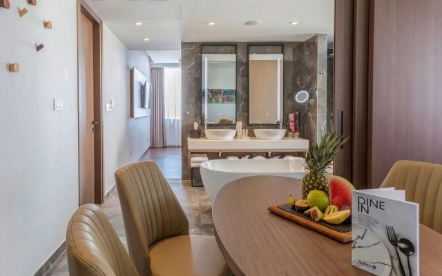 Executive Panoramic Suite