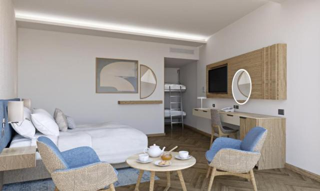 Deluxe Family Room Sea View