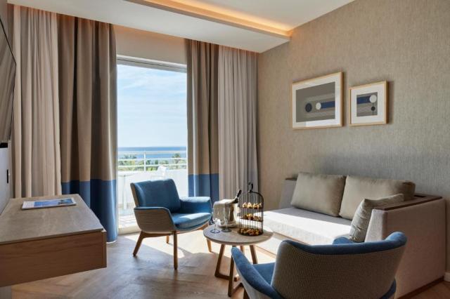 Junior Suite Pool Or Sea View