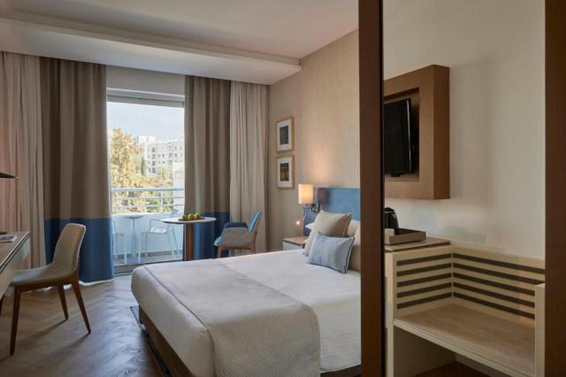Deluxe Twin Room Inland View