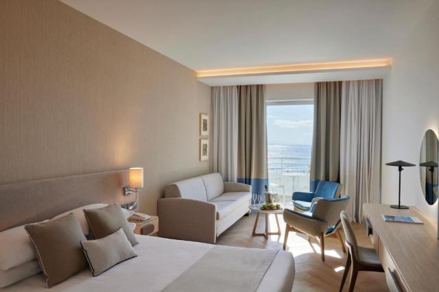 Superior Room Sea and Pool View