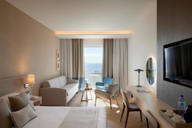 Superior Room Sea and Pool View