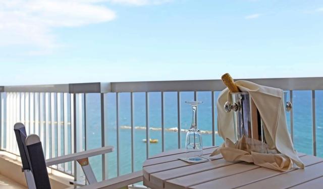 Executive Suite Sea View