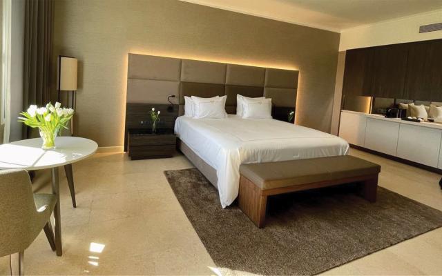 Diplomatic Suite