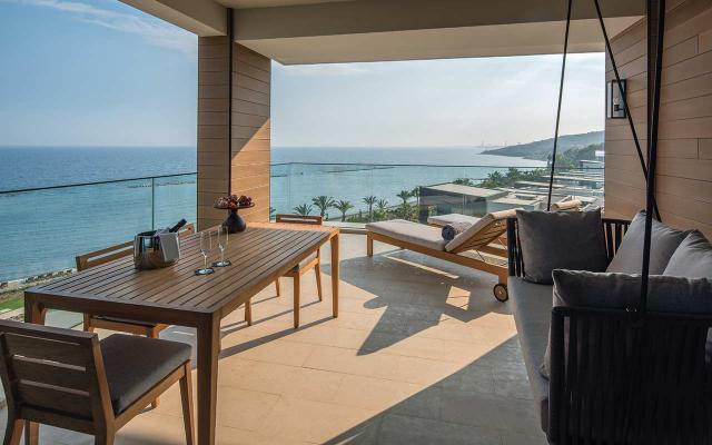 Grand Deluxe Sea View Suite