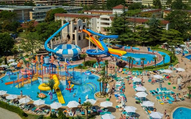 Dit Evrika Beach Club