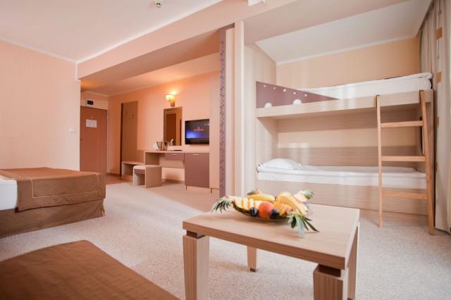 Dbl Family room 2+2