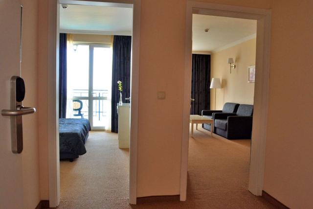 SUI Suite City View