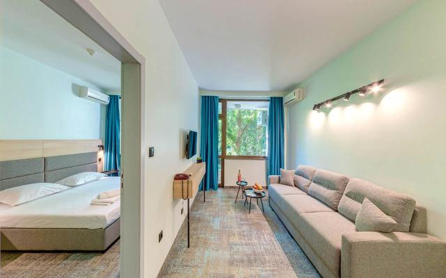 Family Room Deluxe