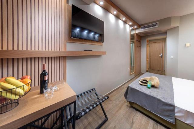 Large Lux Room
