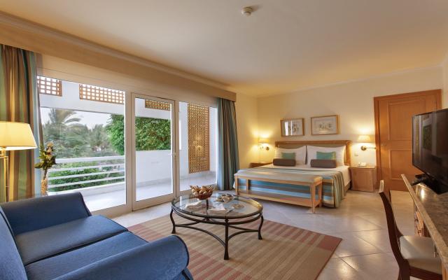 Superior Pool View Room