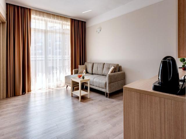 Apartment 1 Bedroom 2+2