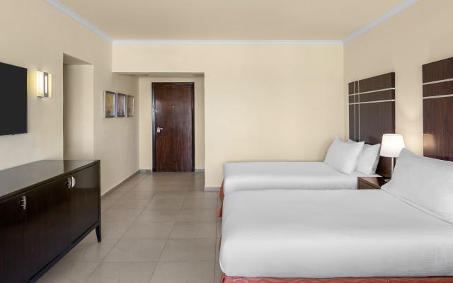 Deluxe Pool View Room 