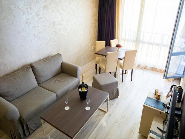 Apartment 1 Bedroom Park View 2+2