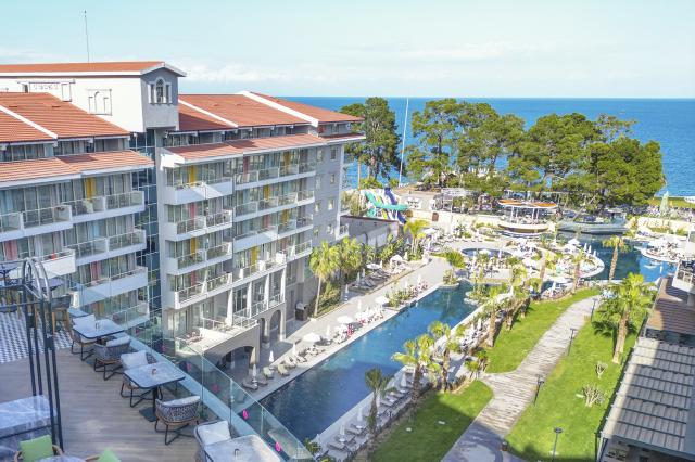 Akra Kemer