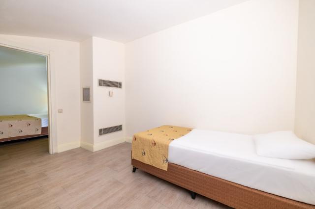 Dublex Family Room Land View