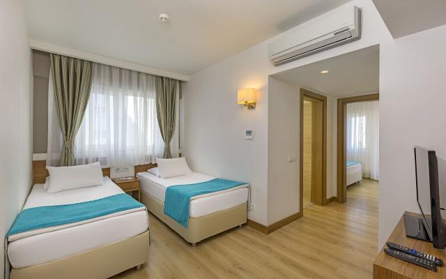 Family Room Deluxe ROH