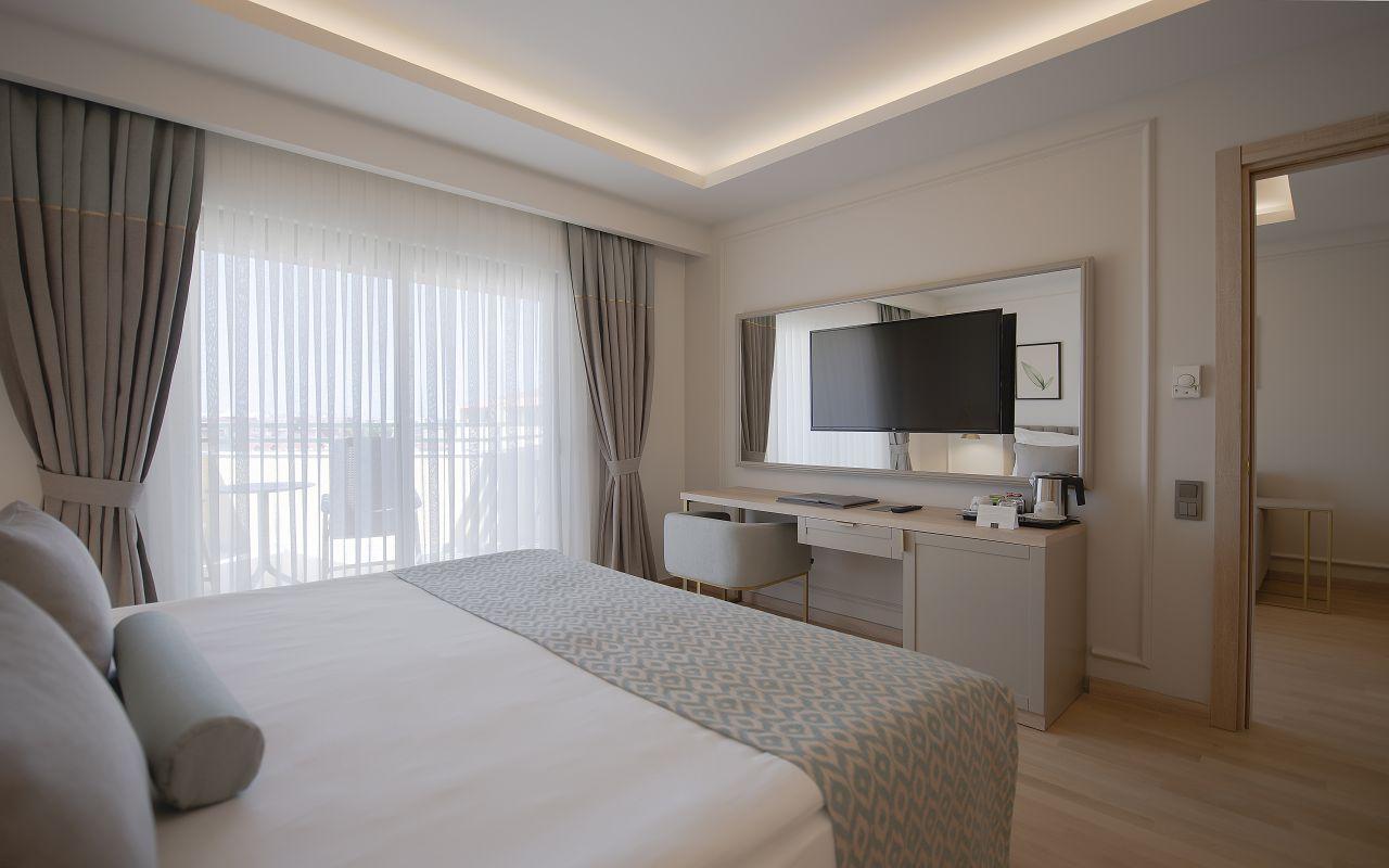 Suite Room Land View