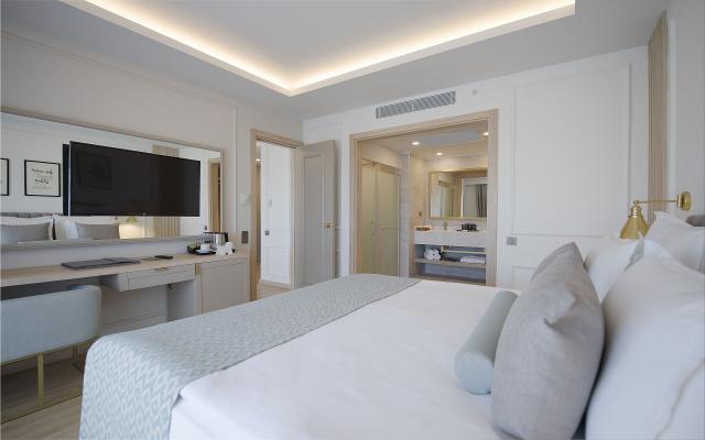 Suite Room Land View