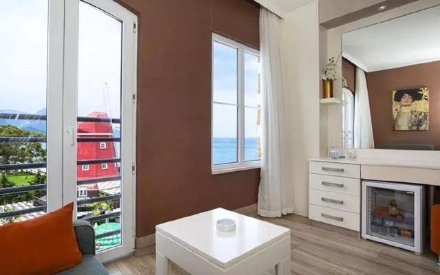 Standard Room Side Sea View